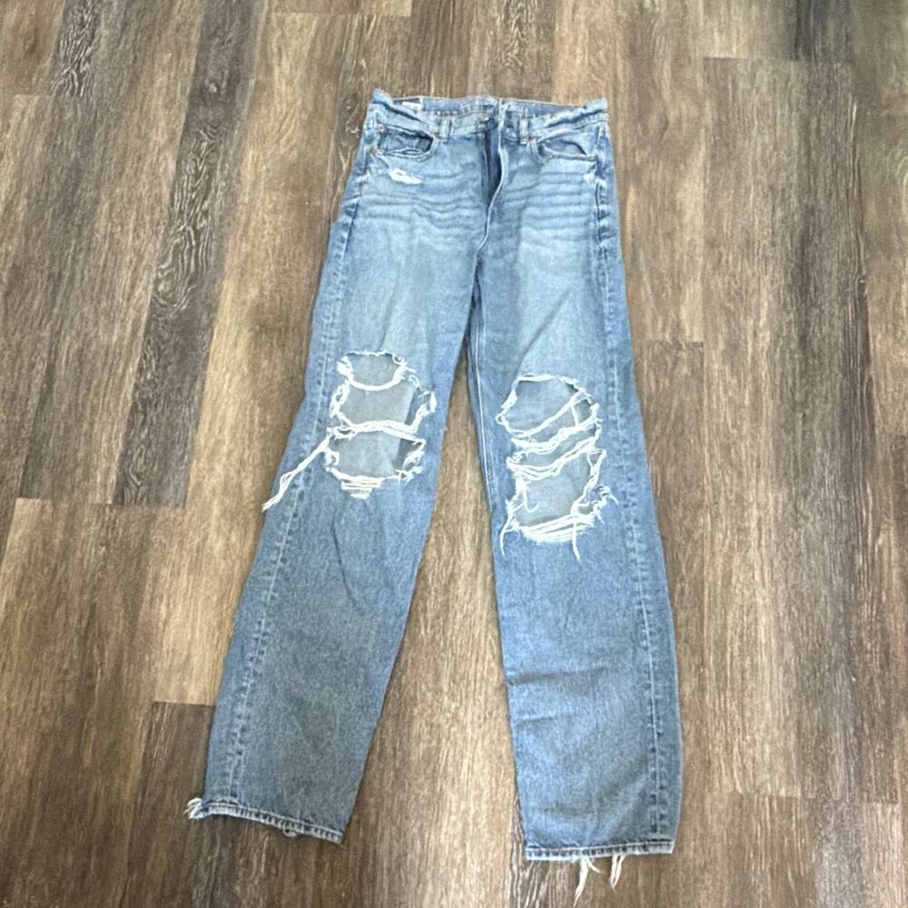 American Eagle Women’s High Rise Mom Jeans Blue Light Wash Distressed 5-Pocket 8